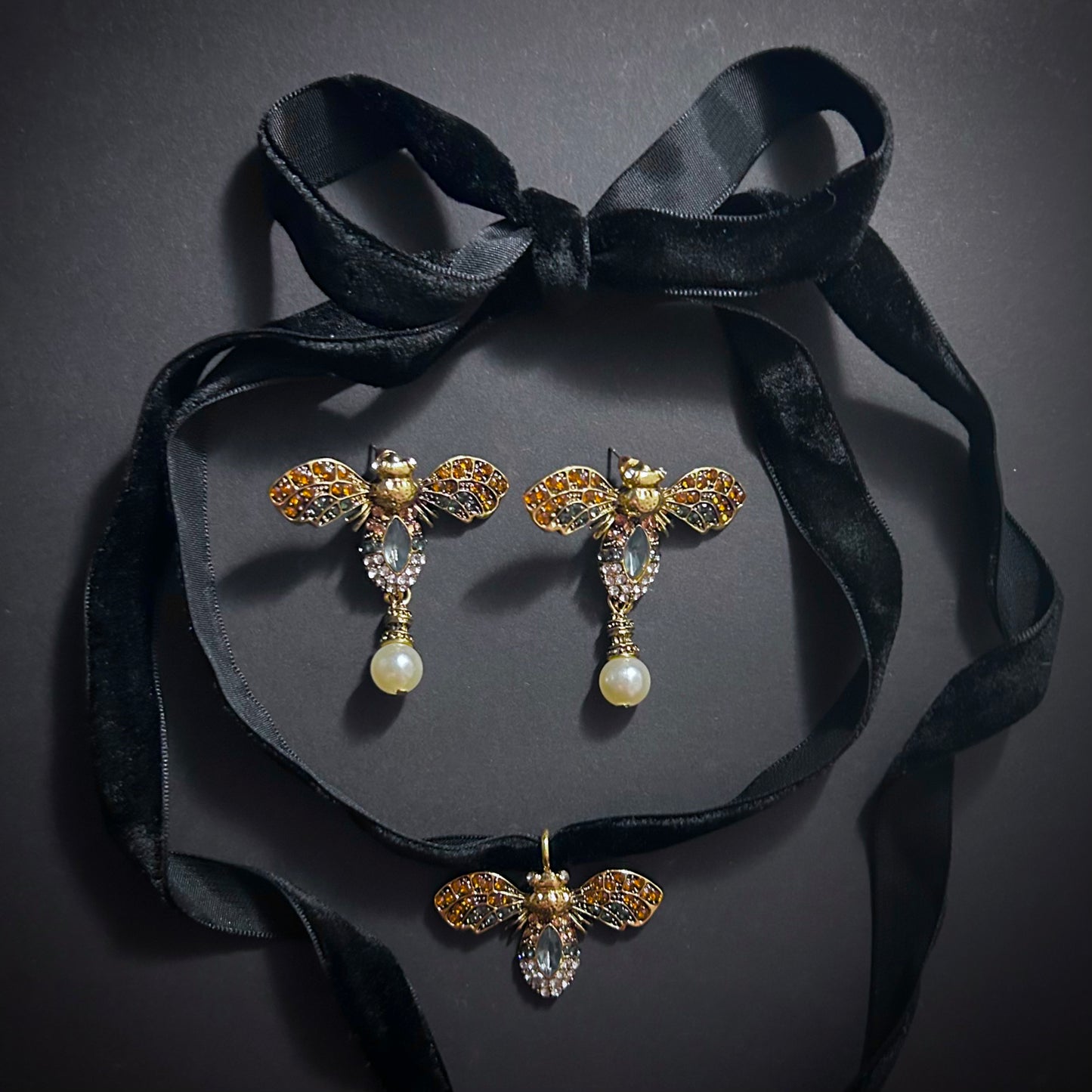 Art Nouveau Bee Antiqued Gold Rhinestone & Pearl Earrings in Amber & Grey