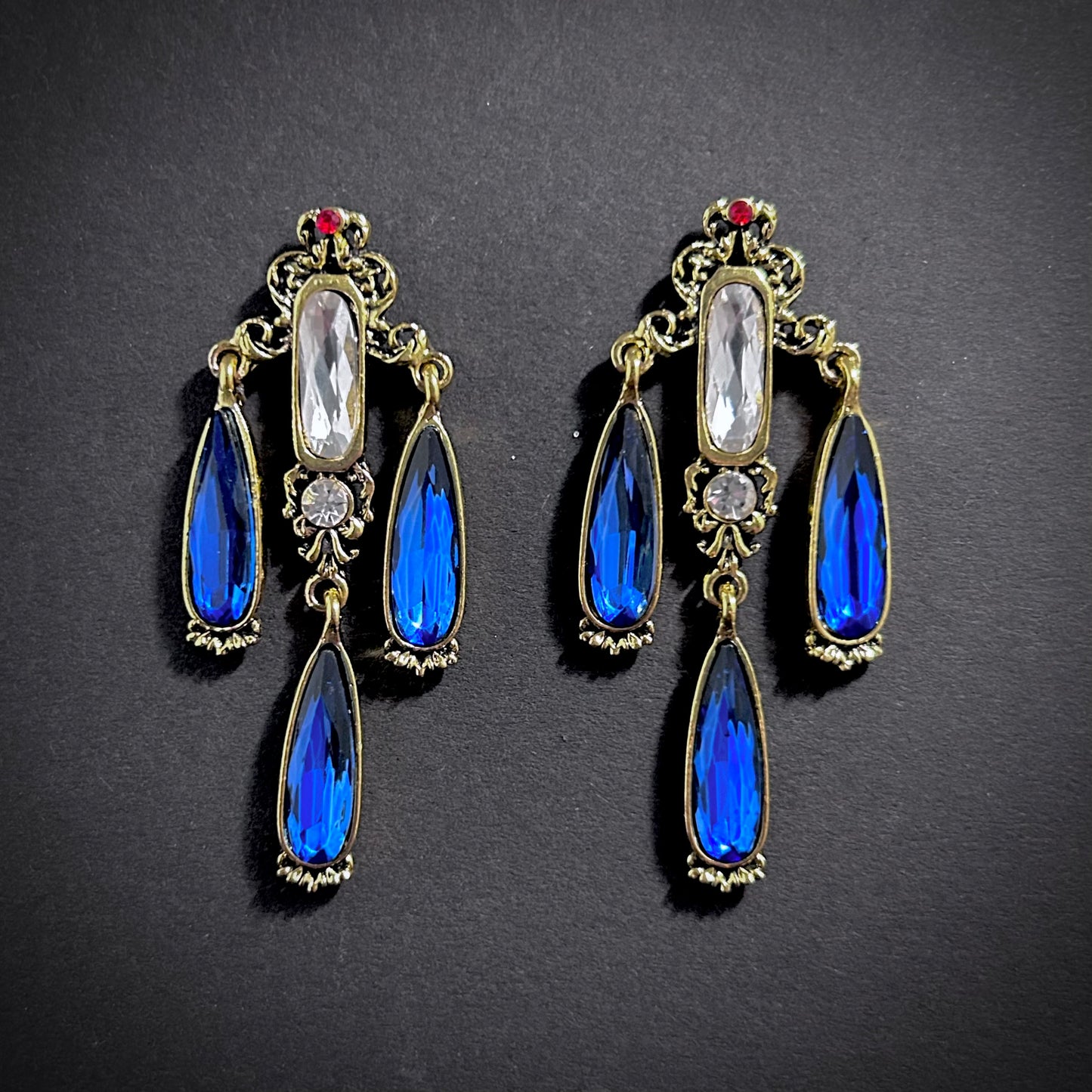 Art Nouveau Three Sapphire Teardrops Chandelier Earrings in Gold