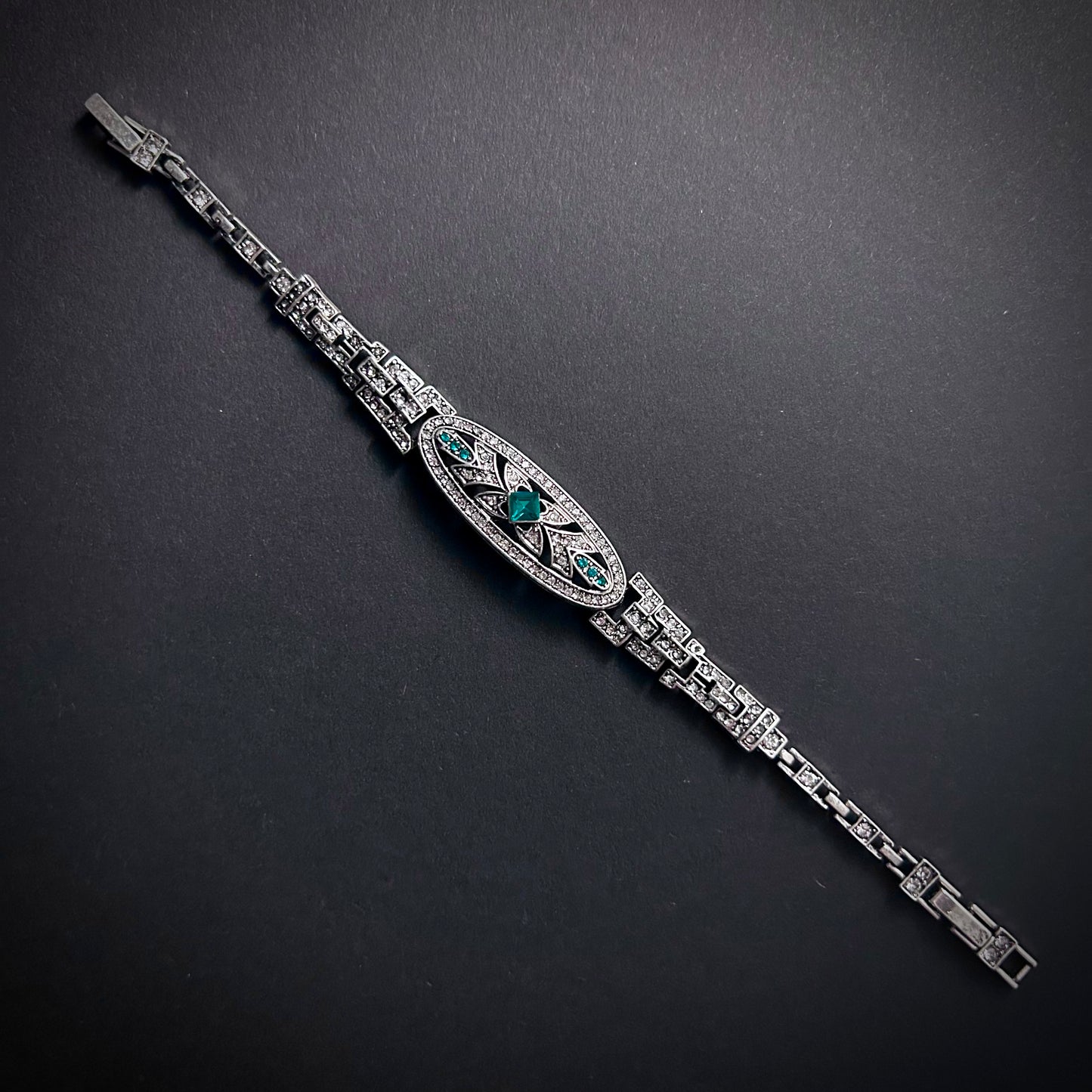 Art Deco Jewerly Set in Silver, Emerald & Rhinestones
