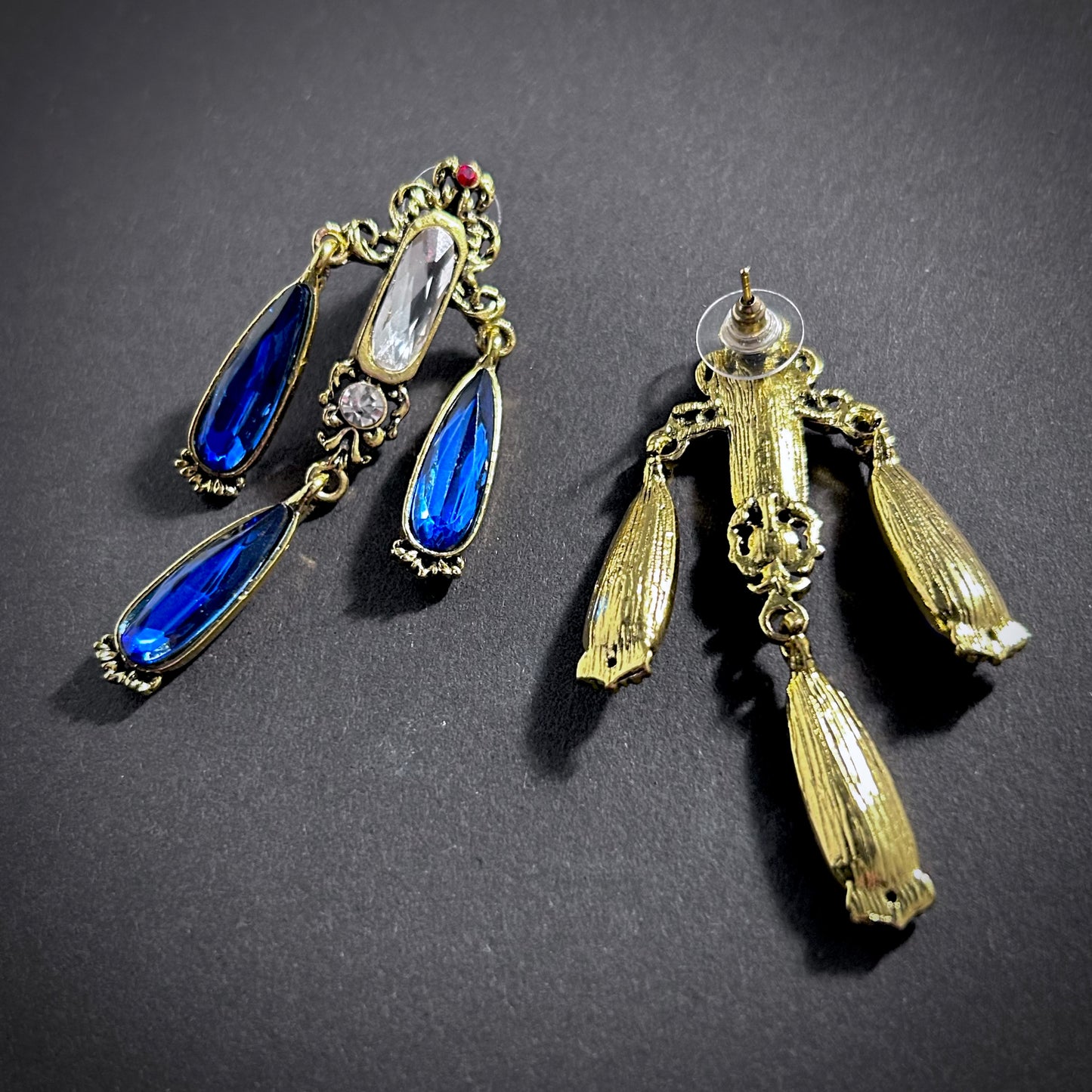 Art Nouveau Three Sapphire Teardrops Chandelier Earrings in Gold