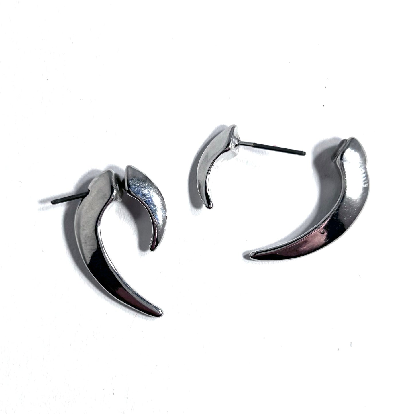 Claw Faux Gauge Earrings in Silver