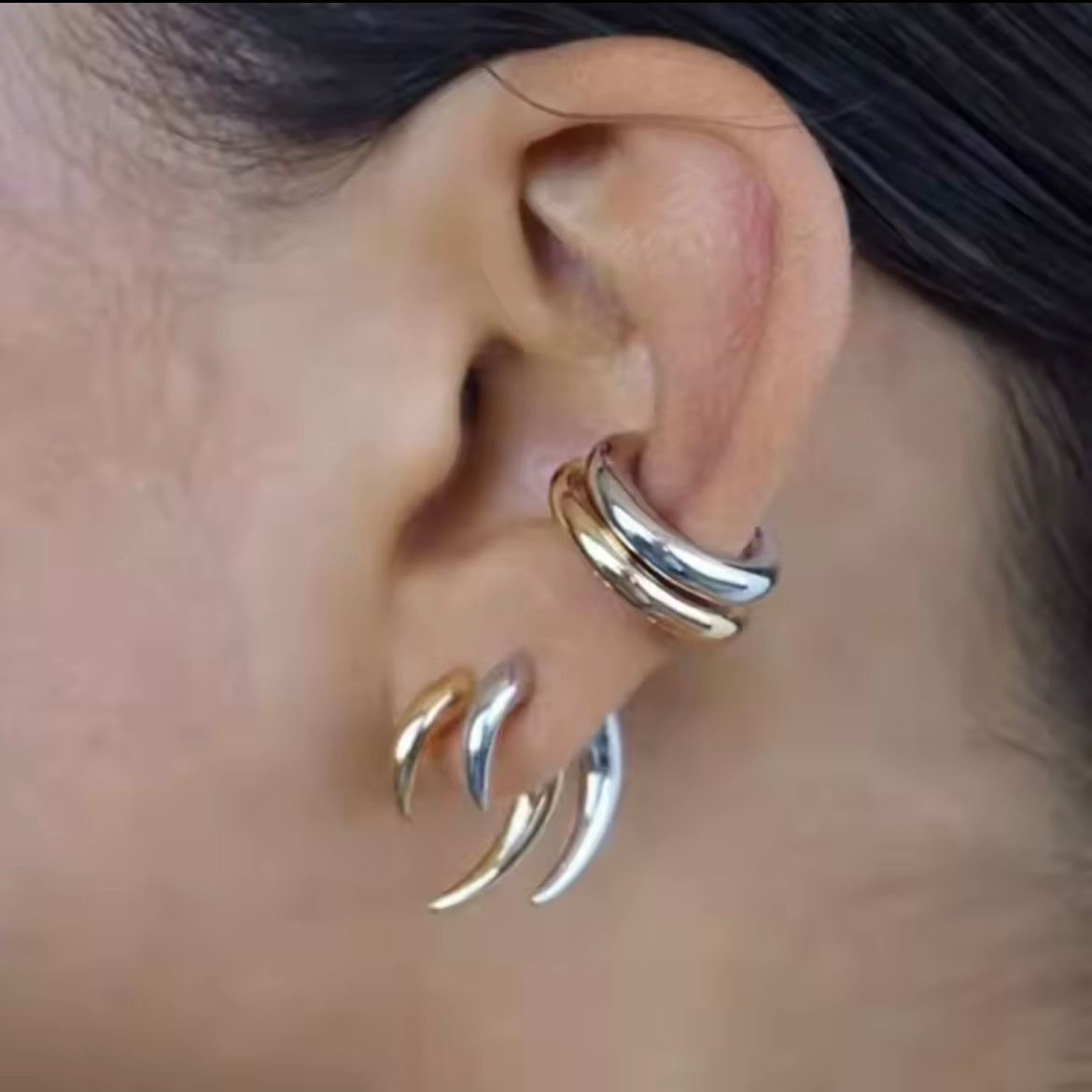 Claw Faux Gauge Earrings in Silver