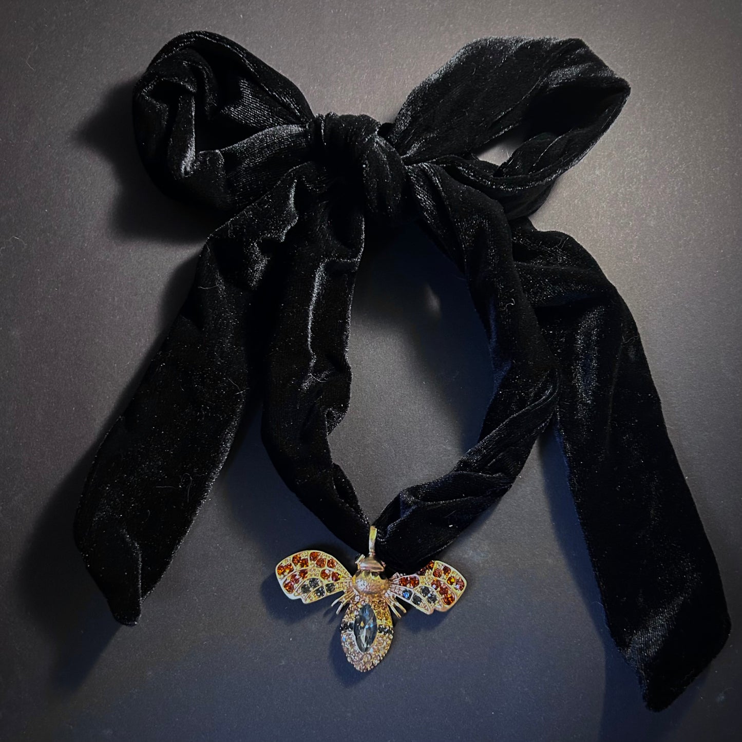 Velvet Ribbon & Bee Gold Rhinestone Choker Necklace in Amber & Grey