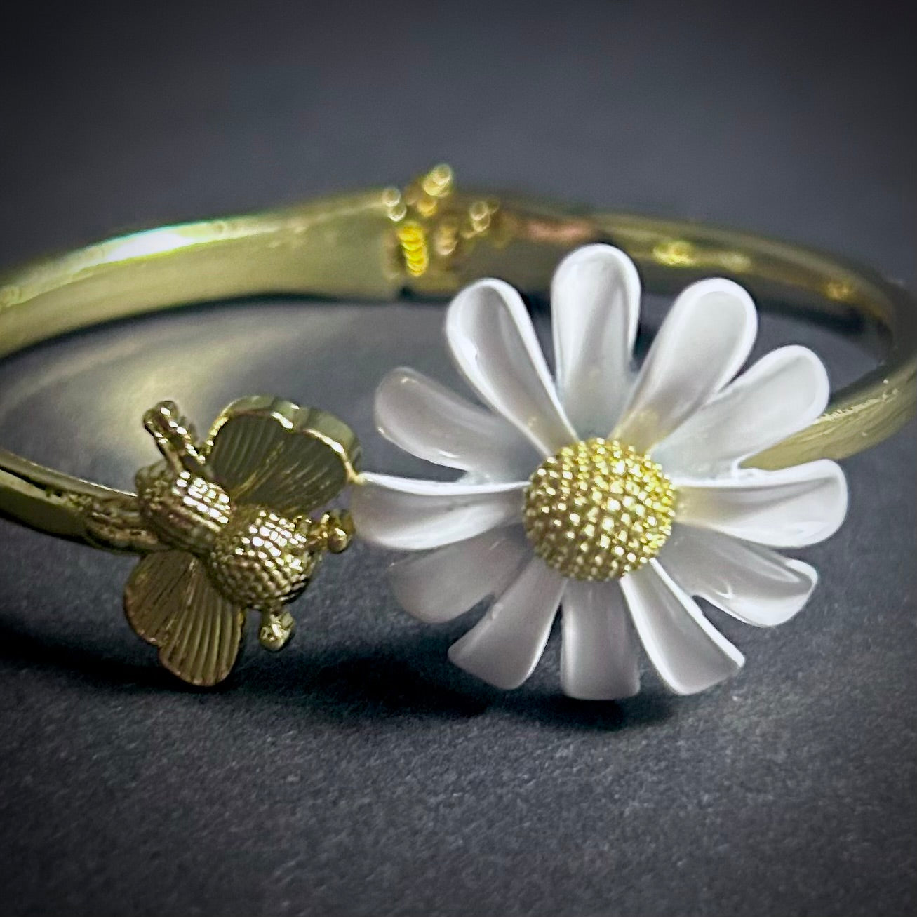 Daisy Flower and Bee White & Gold Open Bracelet