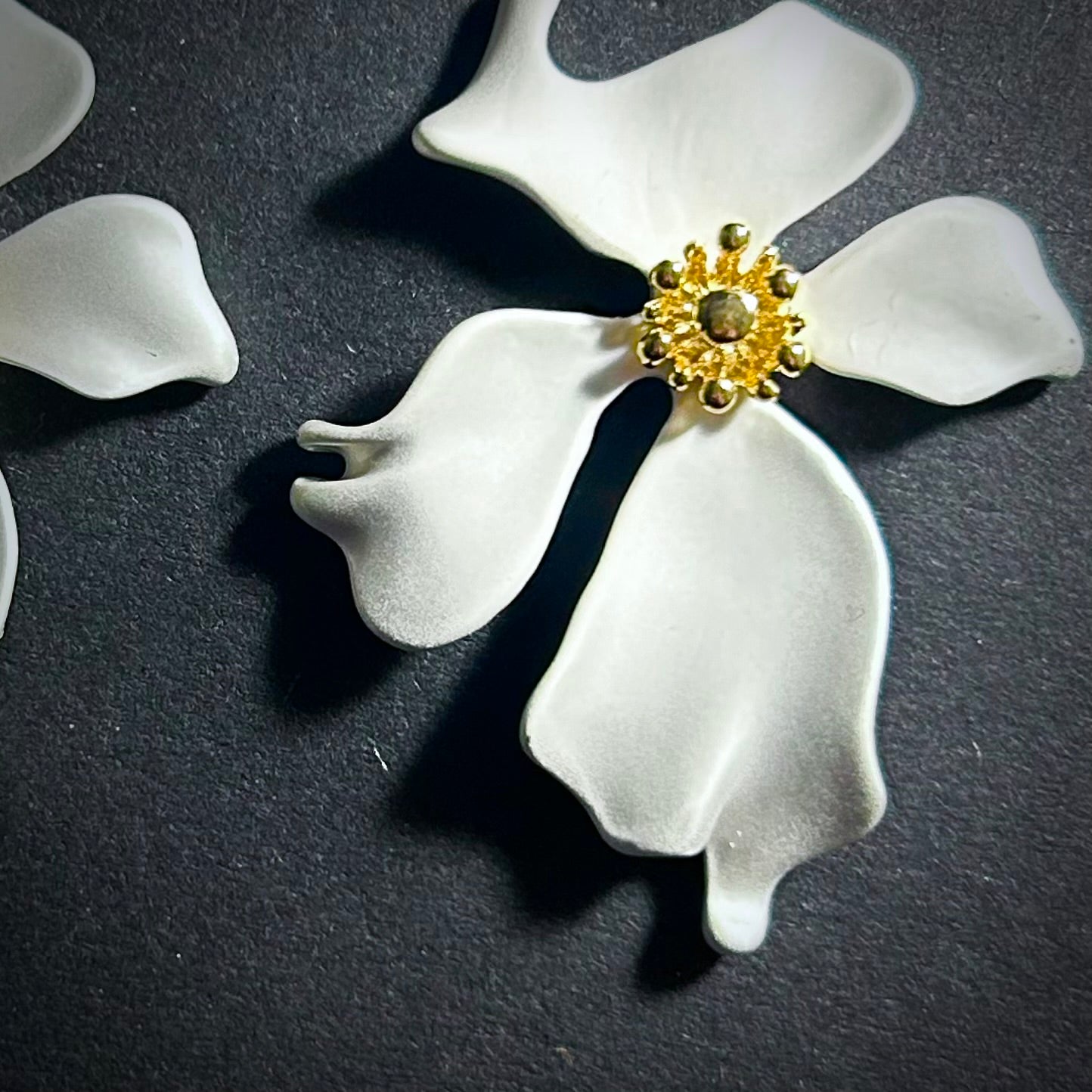 Flower Mixed Metal Earrings in Gold & Pearlescent Silver