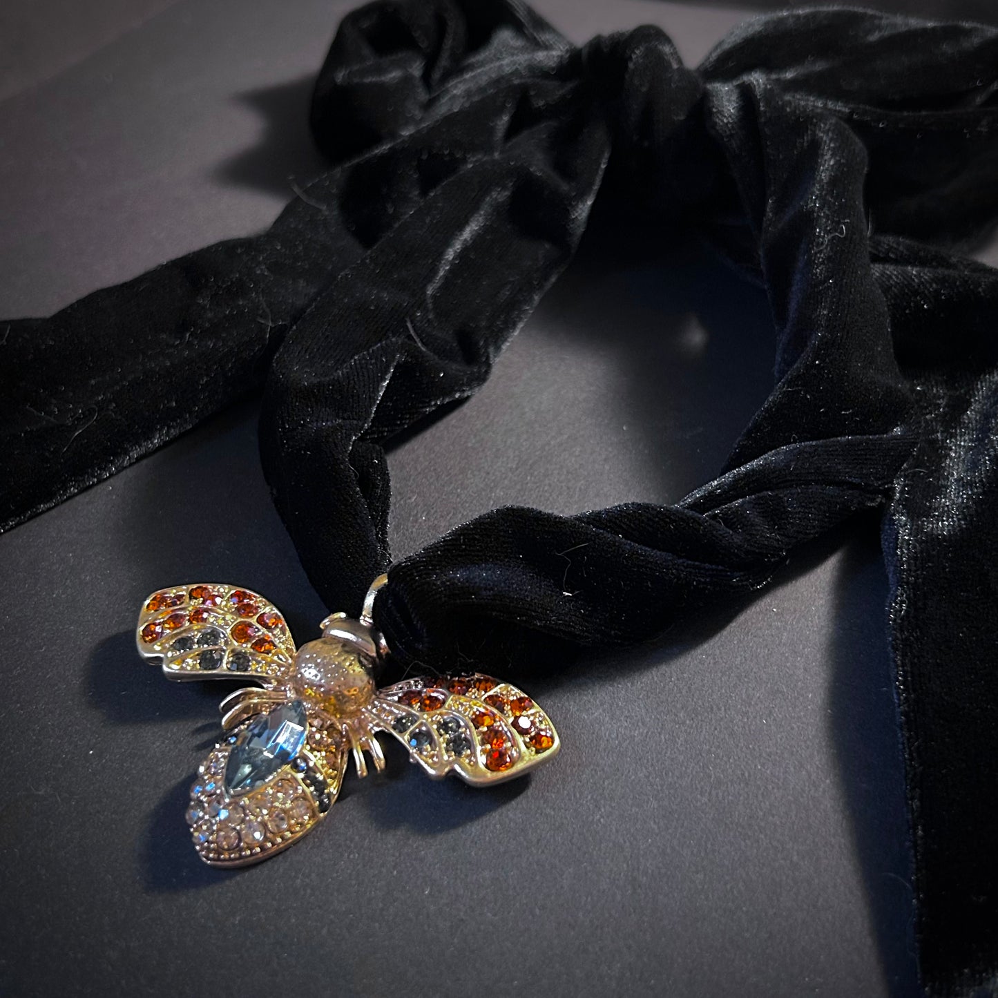 Velvet Ribbon & Bee Gold Rhinestone Choker Necklace in Amber & Grey