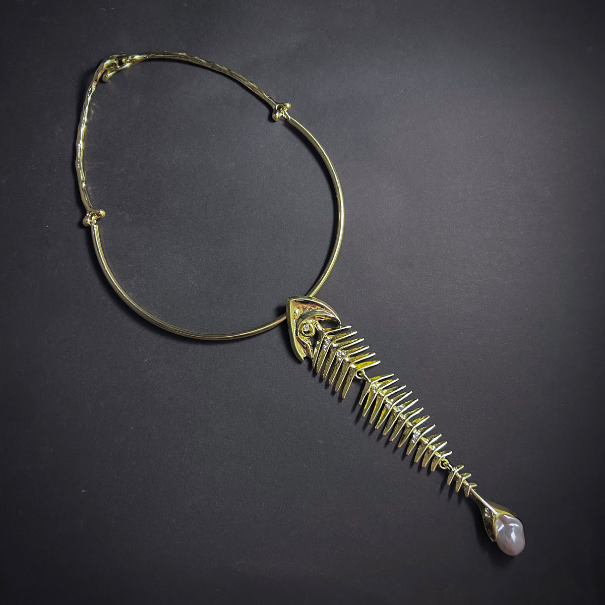 Fishbone & Baroque Pearl Statement Necklace in Gold