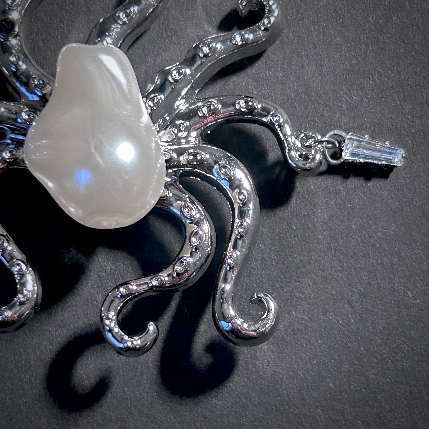 Octopus & Baroque Pearl Silver Brooch