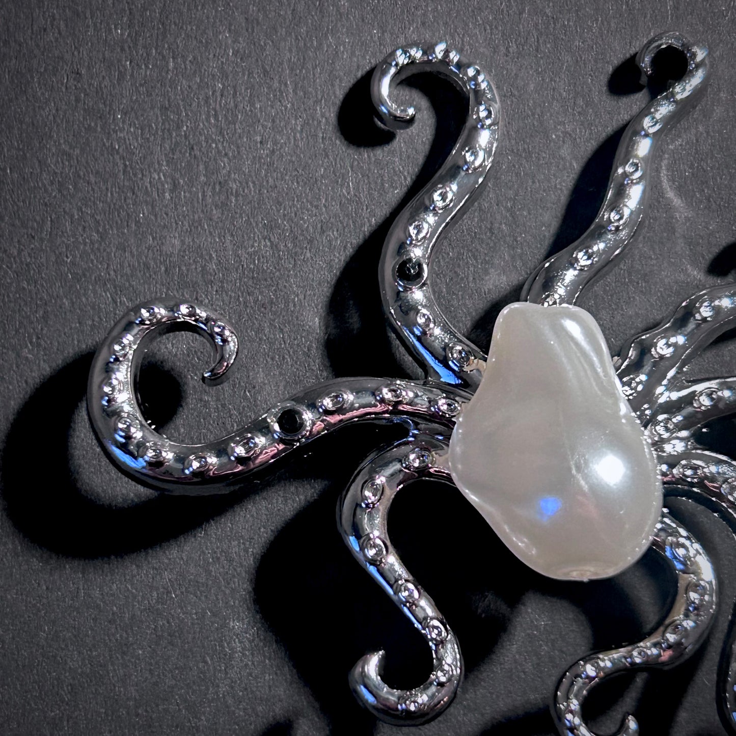 Octopus & Baroque Pearl Silver Brooch