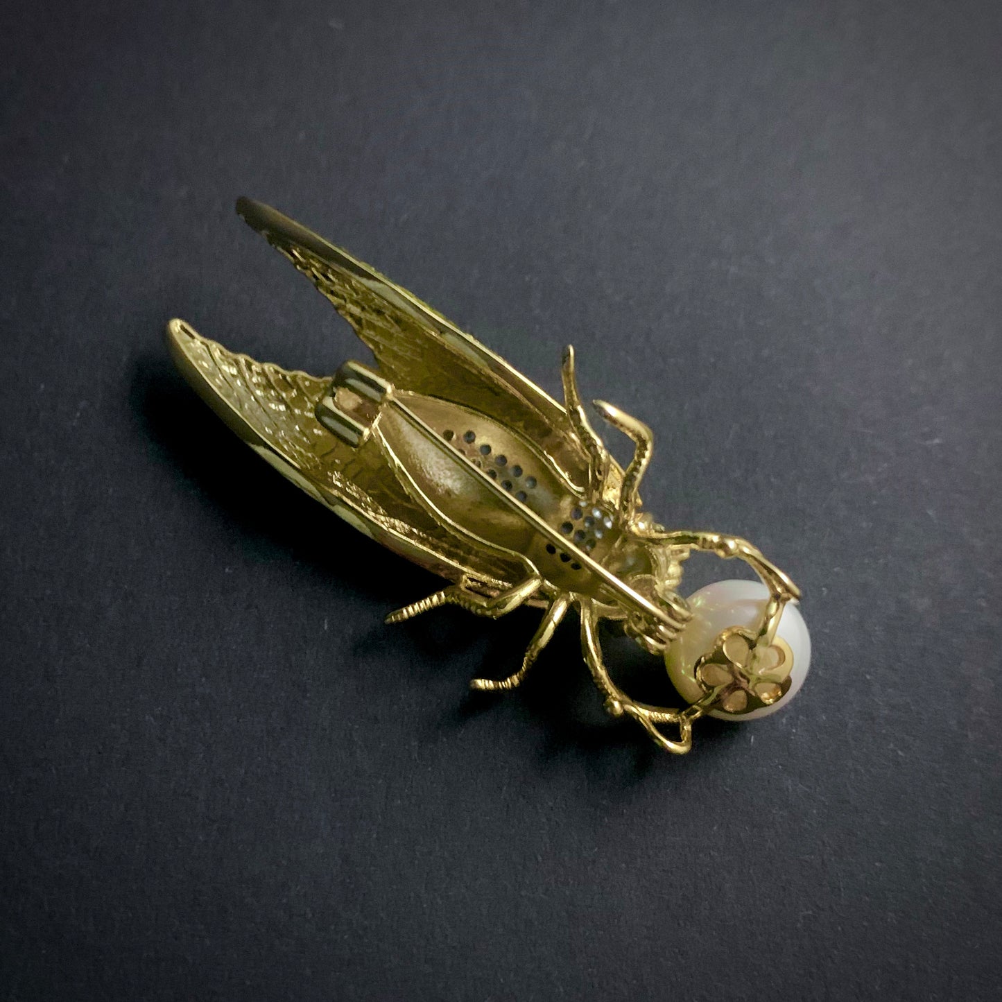 Cicada Green Enamel & White Pearl Gold Brooch