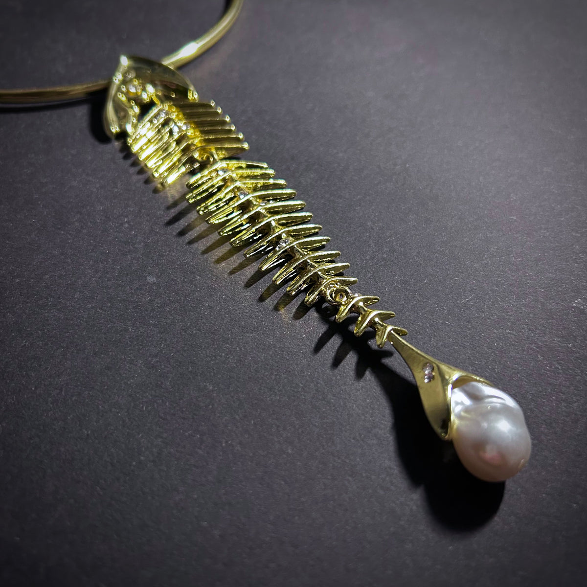 Fishbone & Baroque Pearl Statement Necklace in Gold