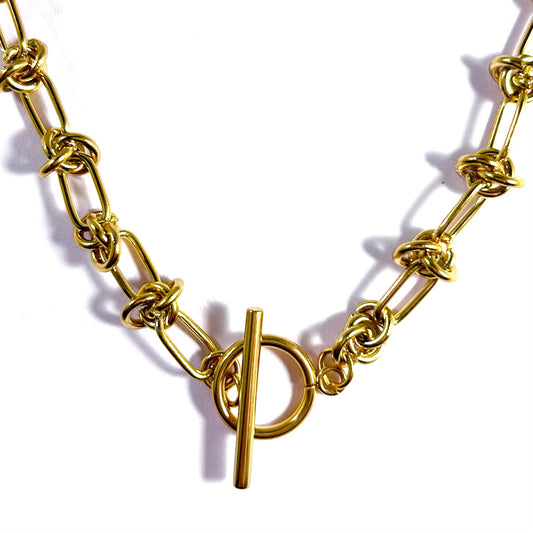 Knot Chain Tuggle Necklace in Gold