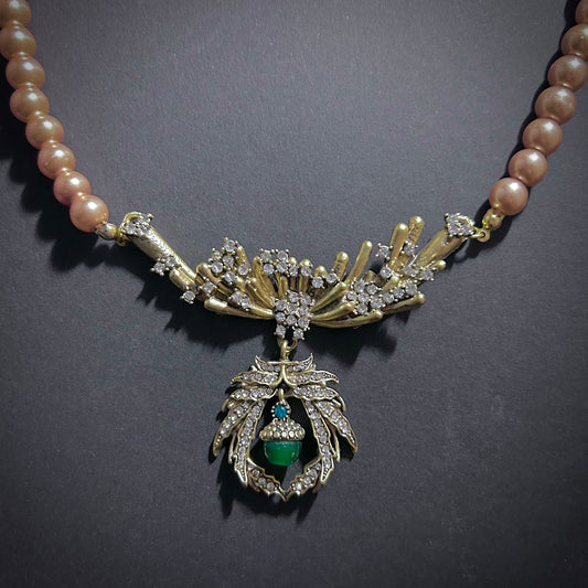 Art Nouveau Gold & Emerald Green Rhinestone Leaf Beige Pearl Necklace