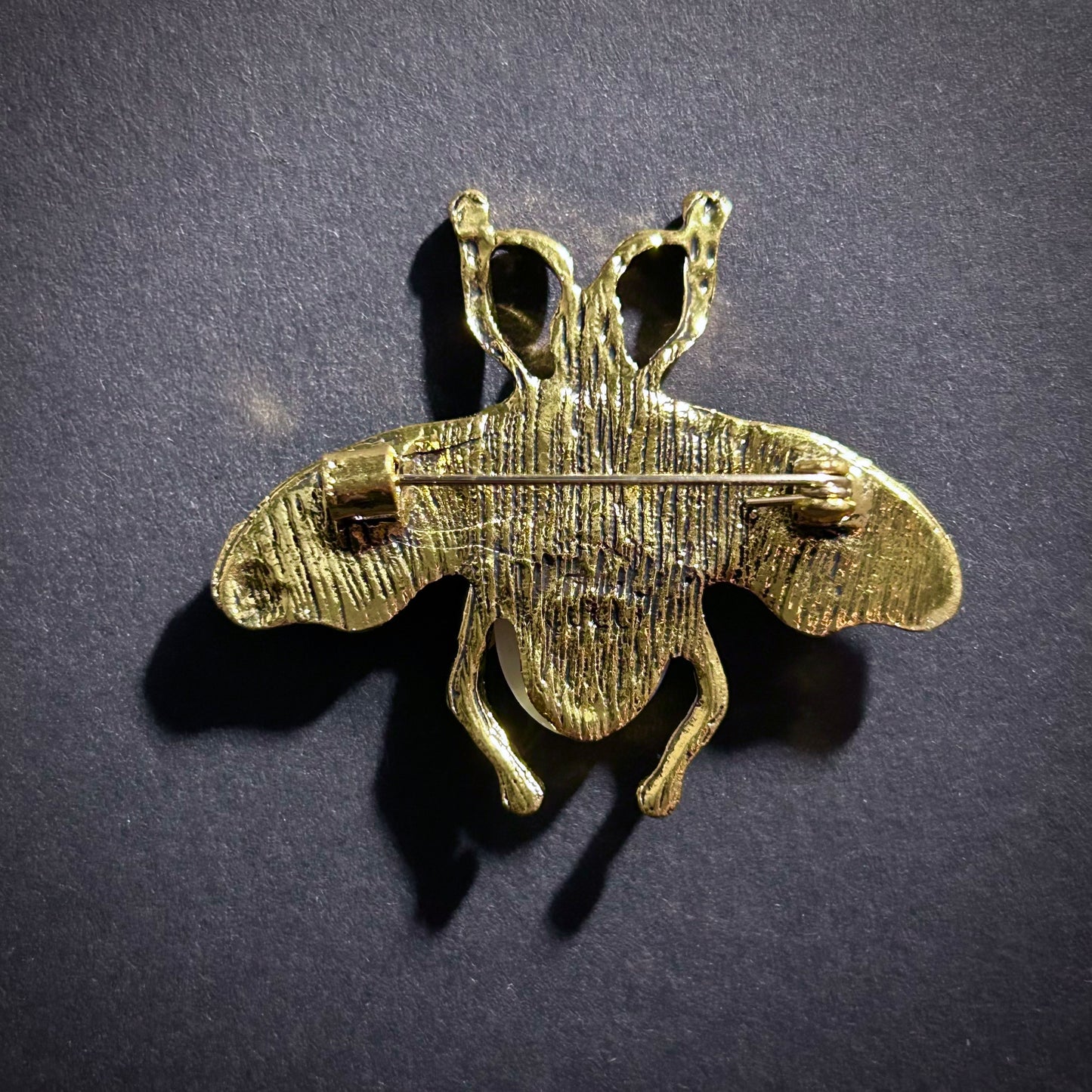 Bee Pearl & Antiqued Gold Brooch