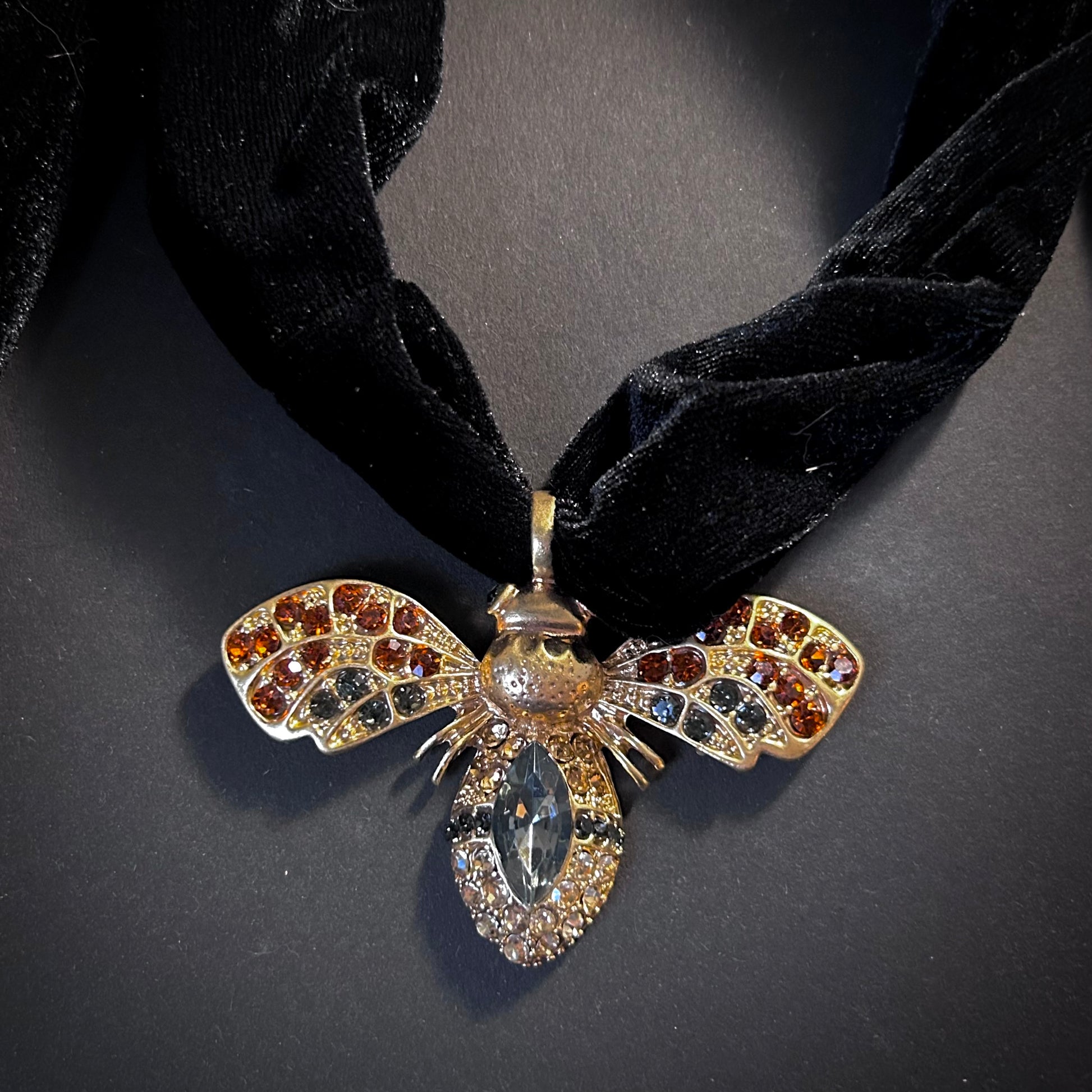 Velvet Ribbon & Bee Gold Rhinestone Choker Necklace in Amber & Grey