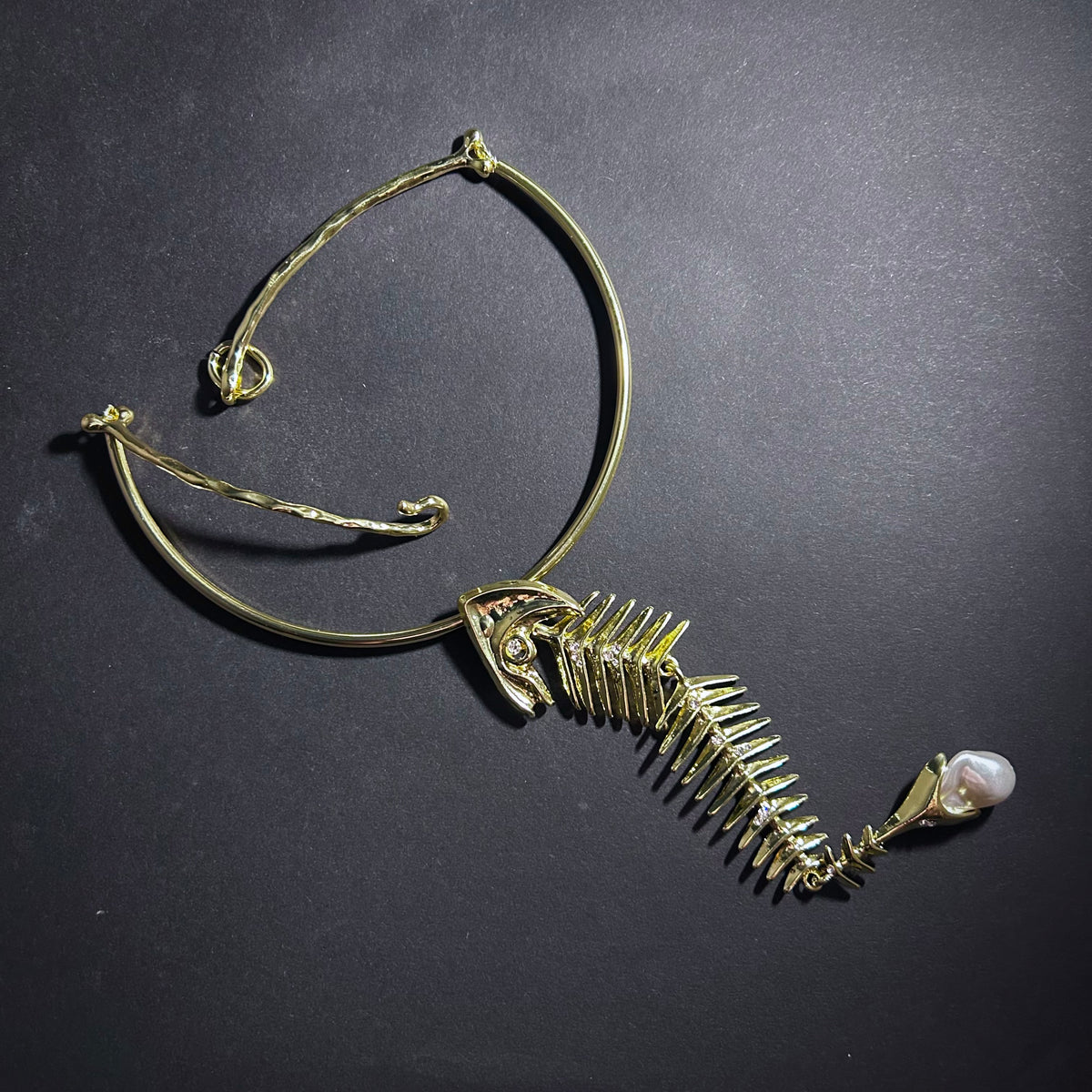 Fishbone & Baroque Pearl Statement Necklace in Gold