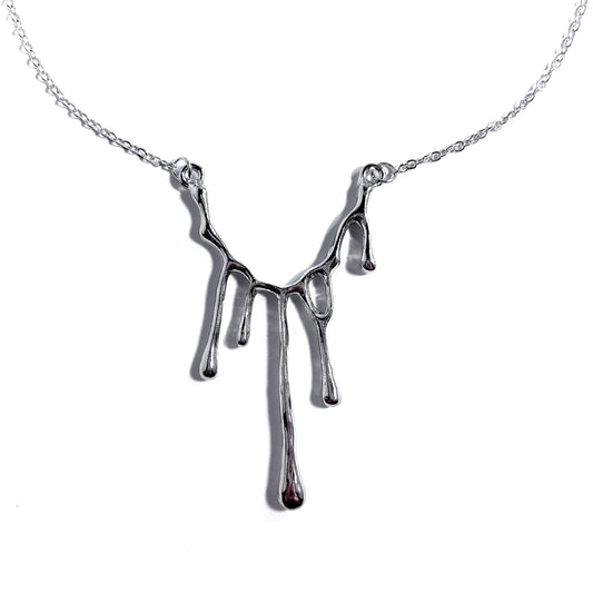 Dripping Metal Necklace in Silver