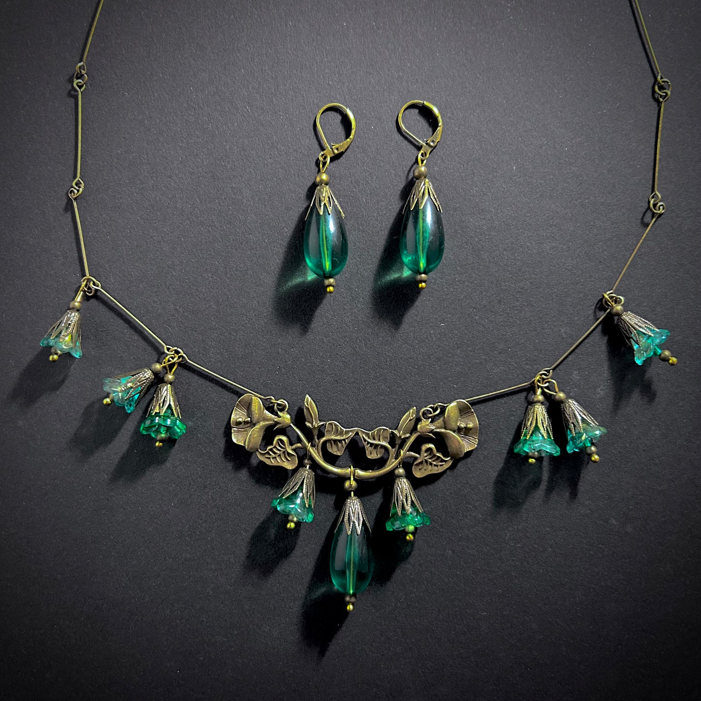 Art Nouveau Antiqued Gold & Emerald Green Leaf Jewelry Set