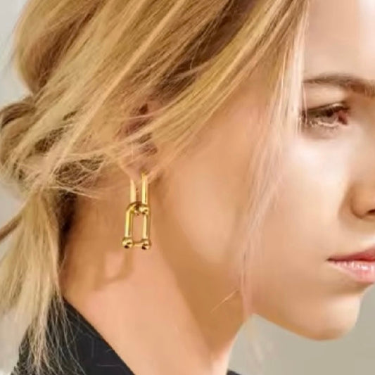 Two U-Link Chain Earrings in Gold