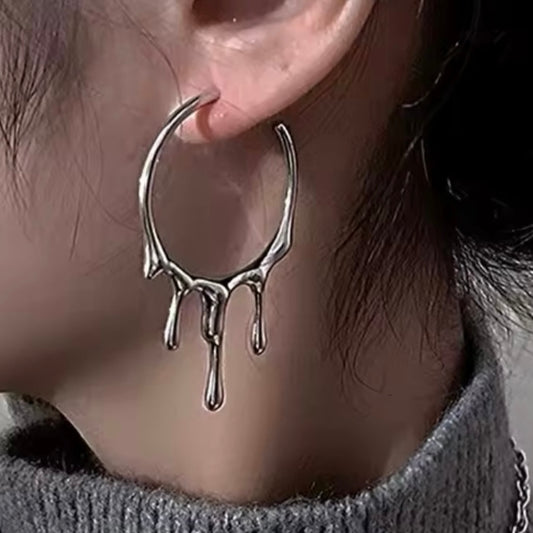Dripping Metal Hoop Earrings in Silver