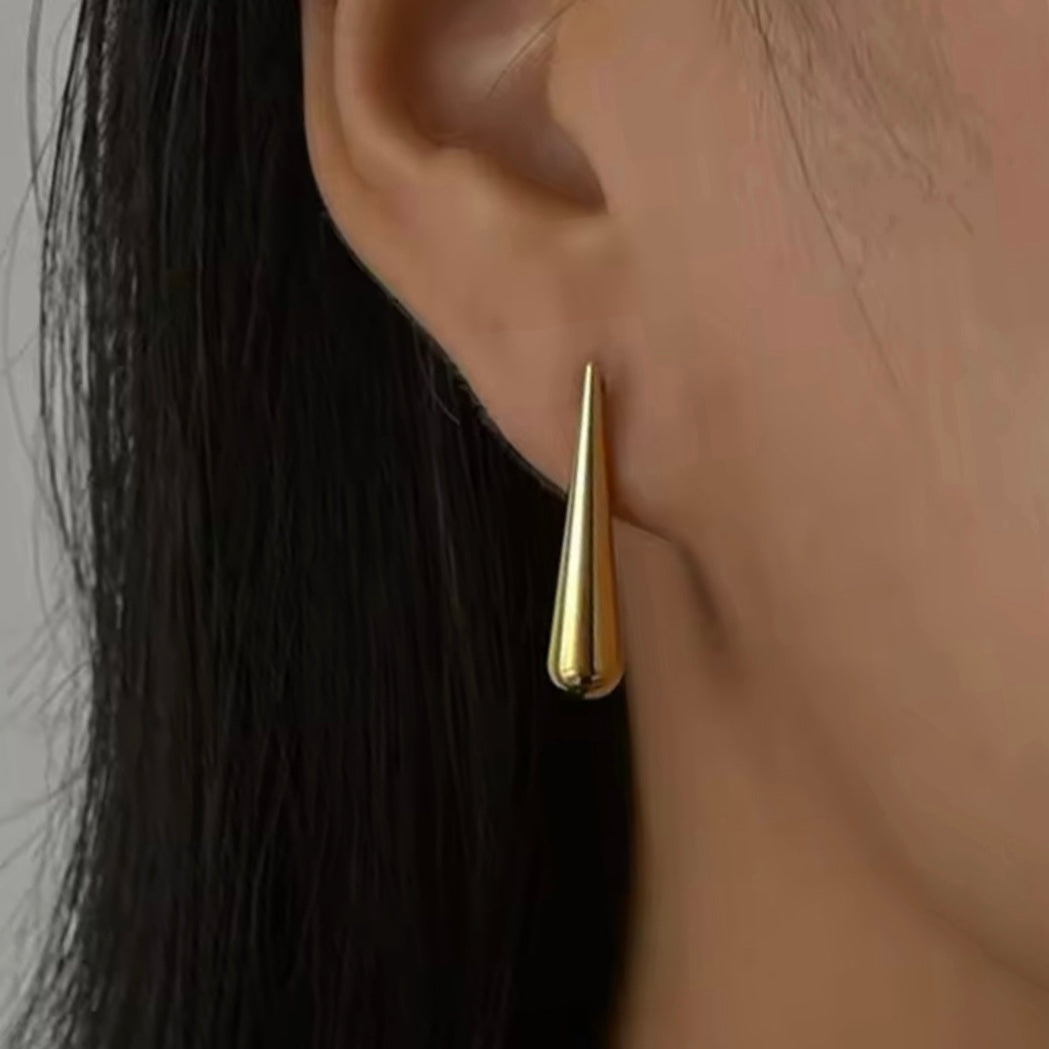 Asymmetrical Teardrop Earrings in Gold