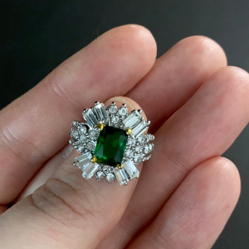 Luxurious Emerald Green & Silver Cocktail Ring