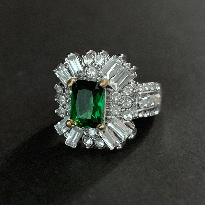 Luxurious Emerald Green & Silver Cocktail Ring