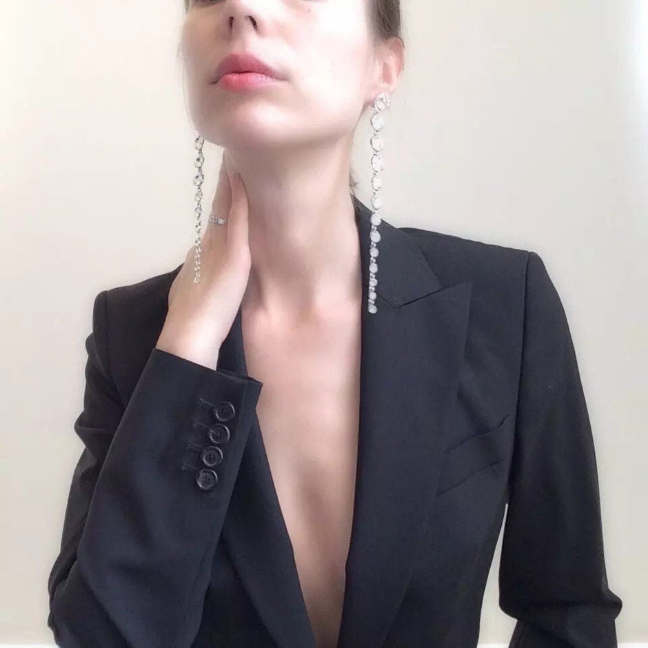 Noorika Noir Silver Embroidered Jutti