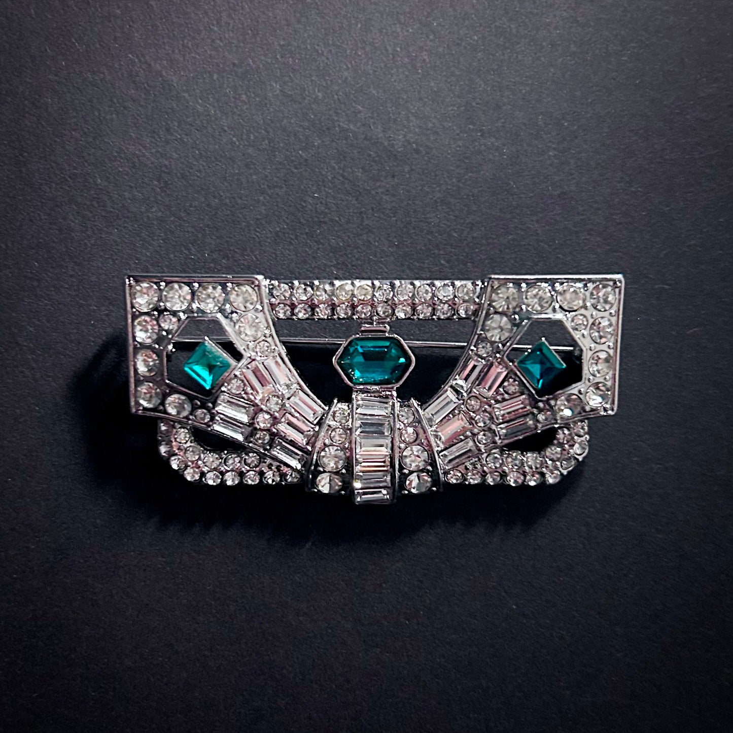 Art Deco Silver Brooch with Emerald & Clear Rhinestones