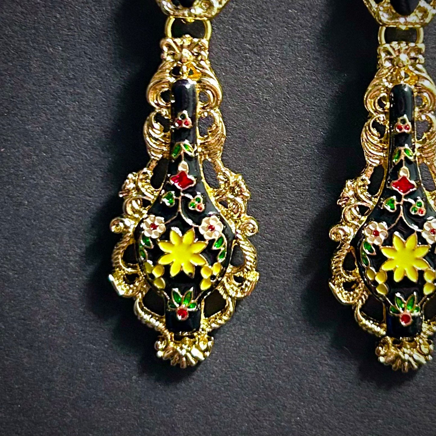 Art Nouveau Black & Gold Enameled Flower Pattern Earrings