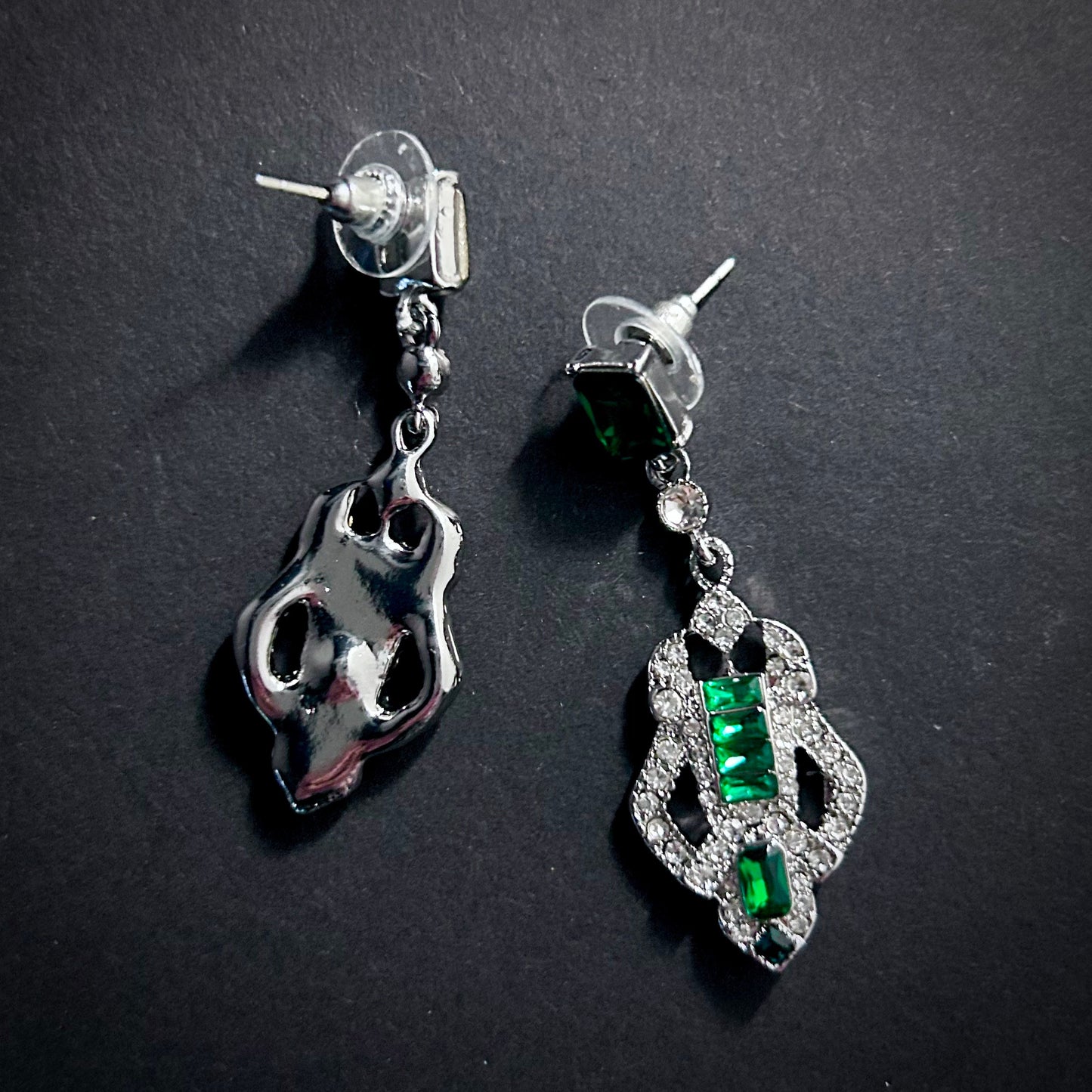 Art Deco Emerald & Antique Silver Dangle Earrings