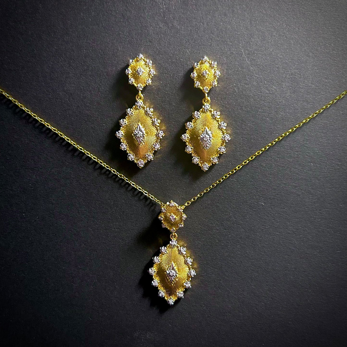 Etched Gold & Rhinestone Jewelry Set