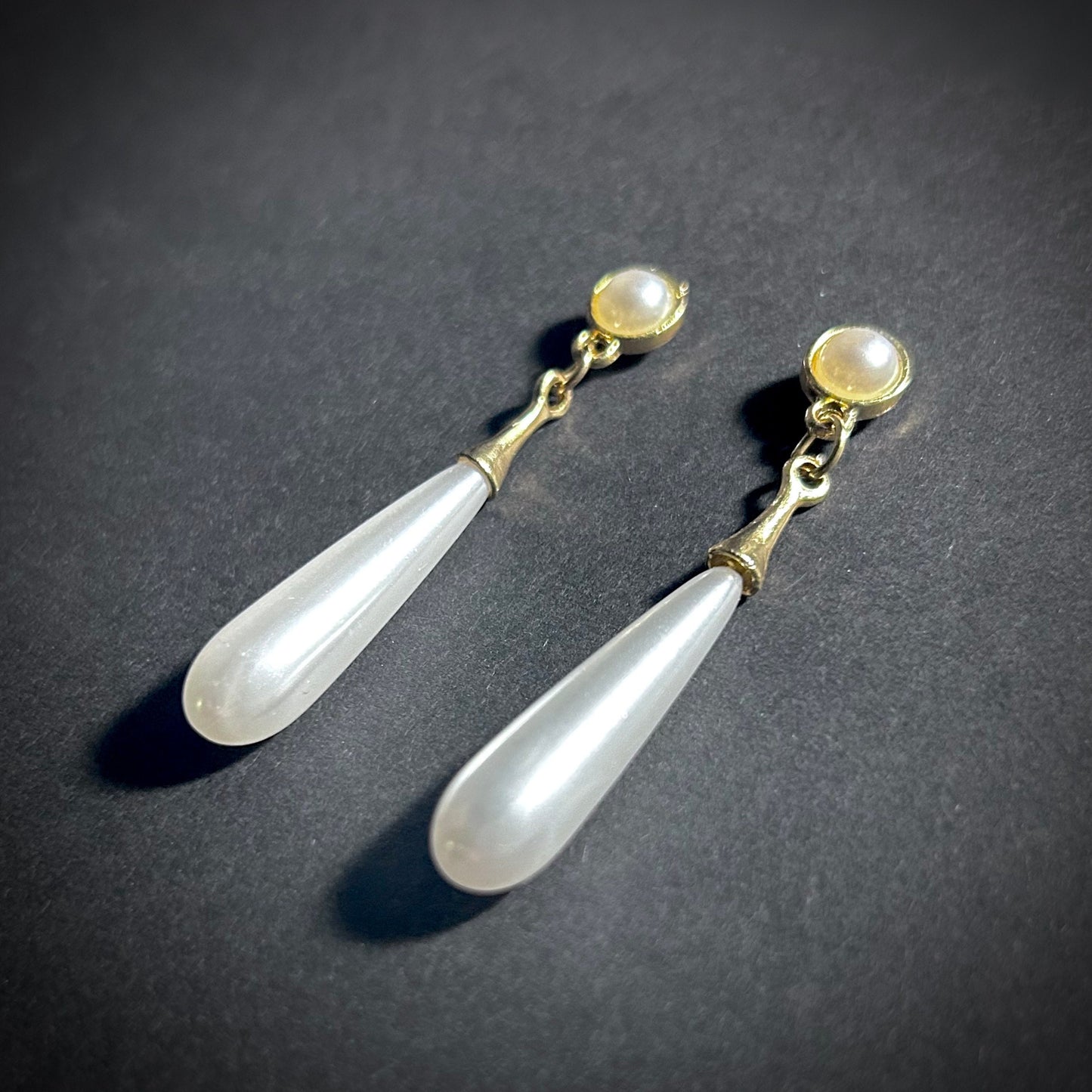 Very Long Teardrop Pearl Earrings in White & Gold