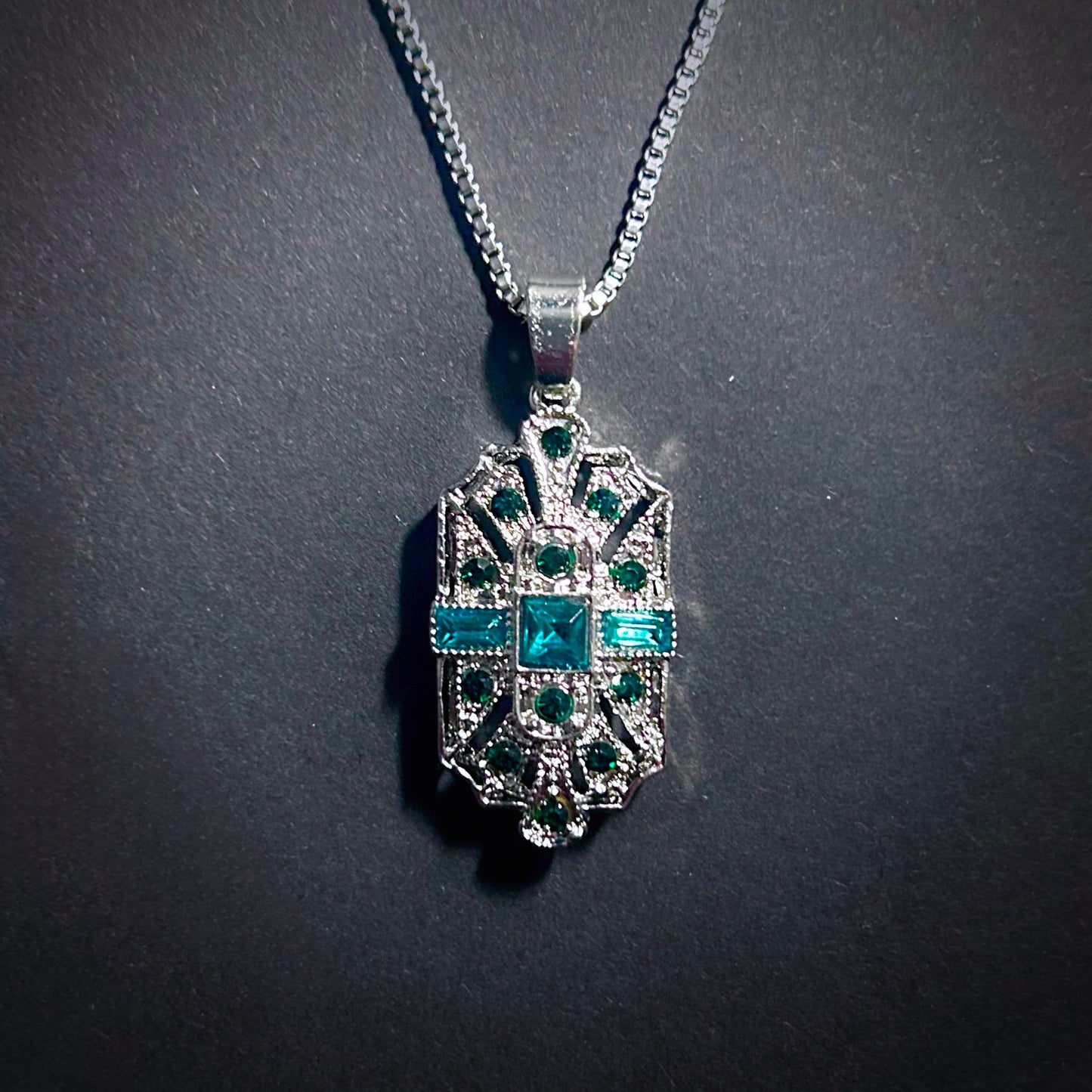 Art Deco Bridal/Bridesmaids Necklace in Silver & Emerald