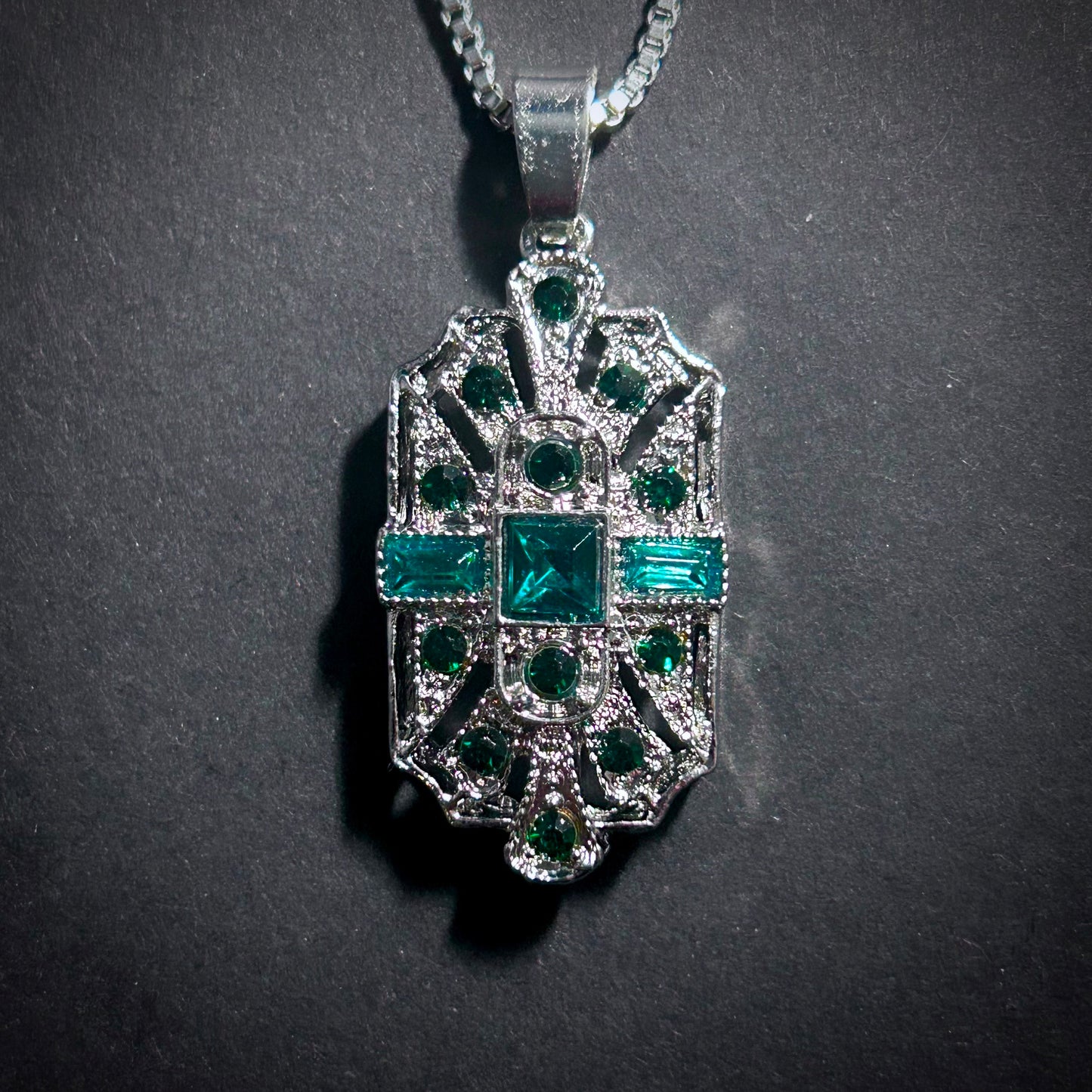 Art Deco Bridal/Bridesmaids Necklace in Silver & Emerald