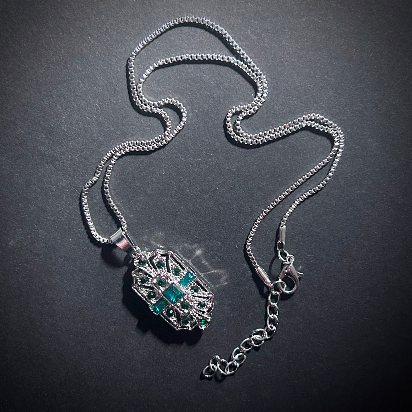 Art Deco Bridal/Bridesmaids Necklace in Silver & Emerald