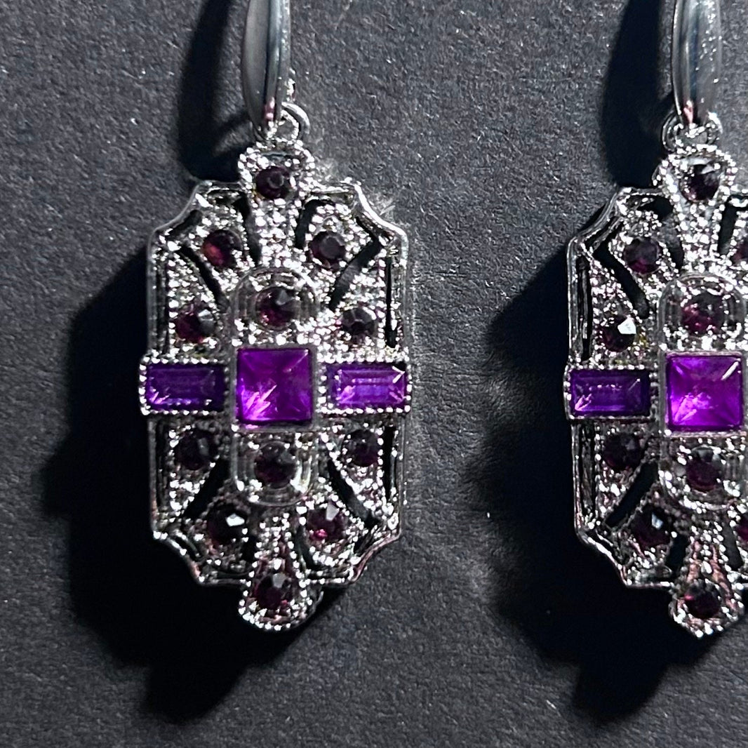 Boucles D'oreilles Chandelier Dorées Style Art Nouveau - Motif Cerf, Vert Et Violet